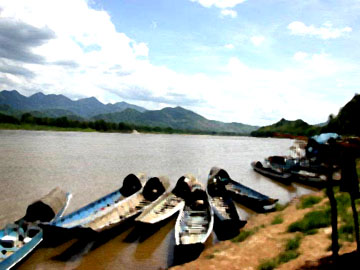 mekongboats.jpg
